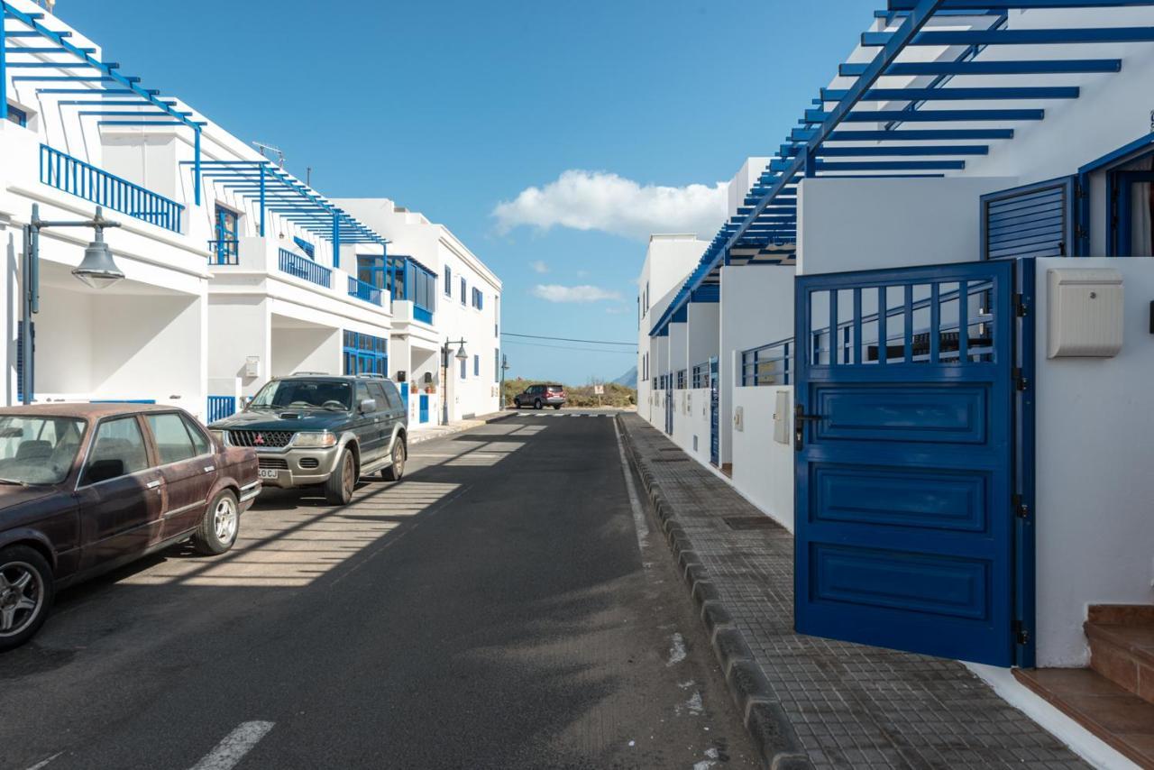 Modern Beach House In Famara Exterior foto